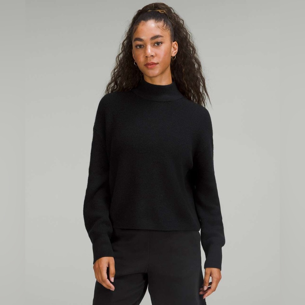 Lululemon Merino Wool-Blend Ribbed Turtleneck Sweater Size 2 2022